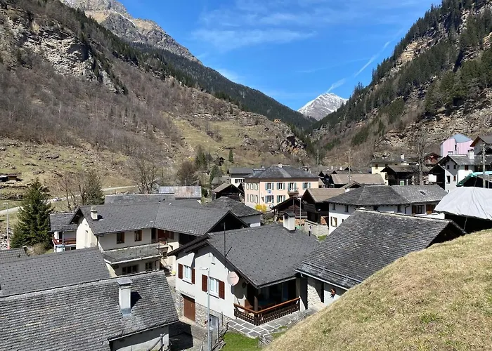 Appartement Della Posta Cervo Giardino By Interhome Rossa