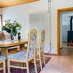 Della Posta Cervo Giardino By Interhome Rossa