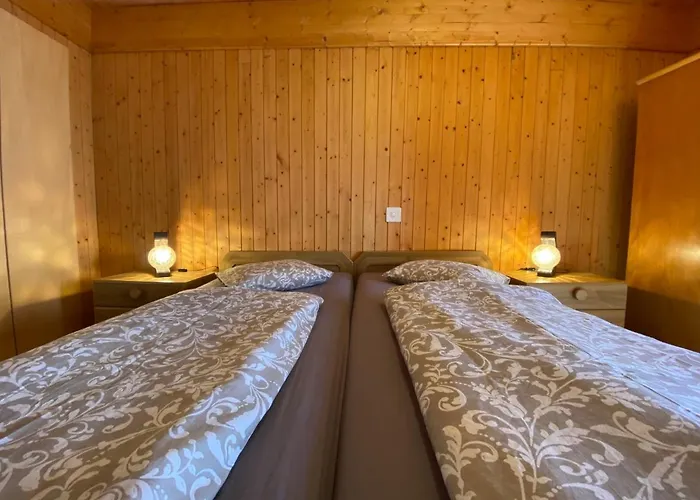 Della Posta Cervo Giardino By Interhome Rossa