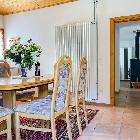 Della Posta Cervo Giardino By Interhome Rossa